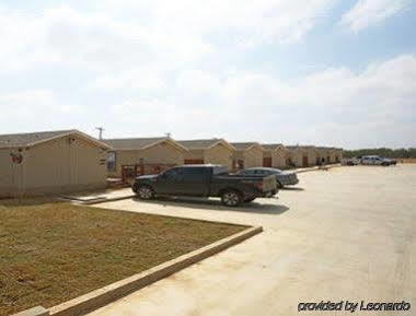 Dilley Lodge Exterior photo