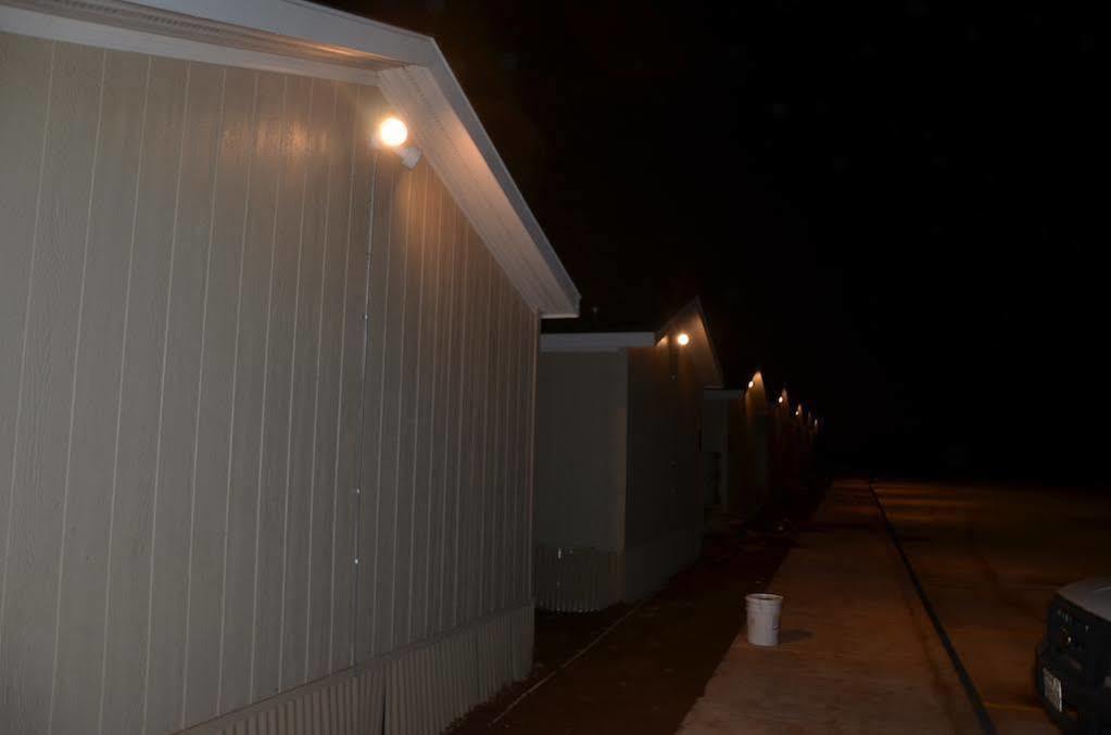 Dilley Lodge Exterior photo